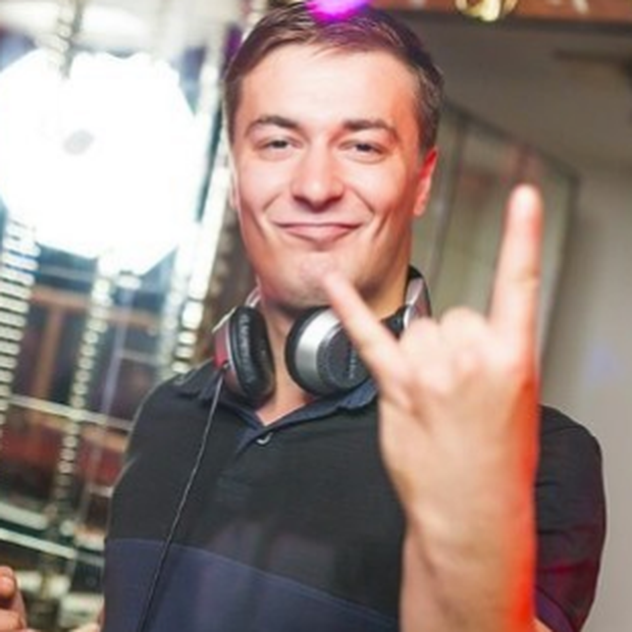 Dj ilya. DJ Илья Flip. Диджей Илья Ушастый. DJ группа центр Илья. Илья диджей Киров.